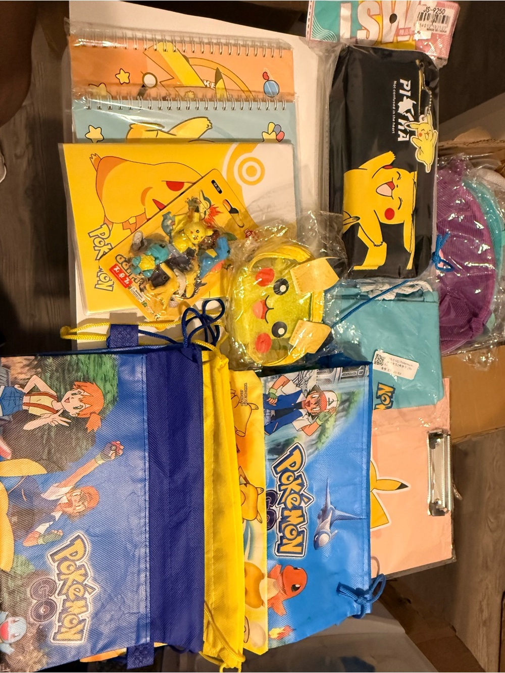 Pokemon Set - clipboard, notebooks, drawstring bag, pencil case, etc